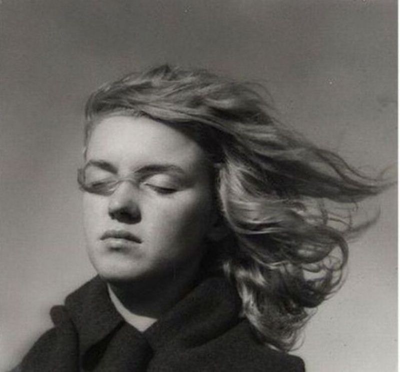 Кто она? (21 фото)