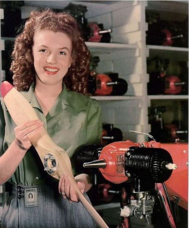 Кто она? (21 фото)