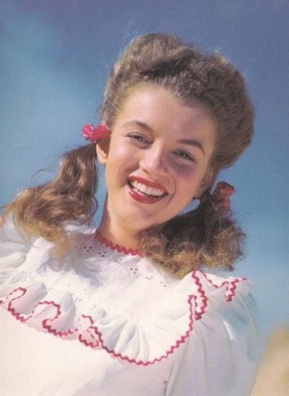 Кто она? (21 фото)