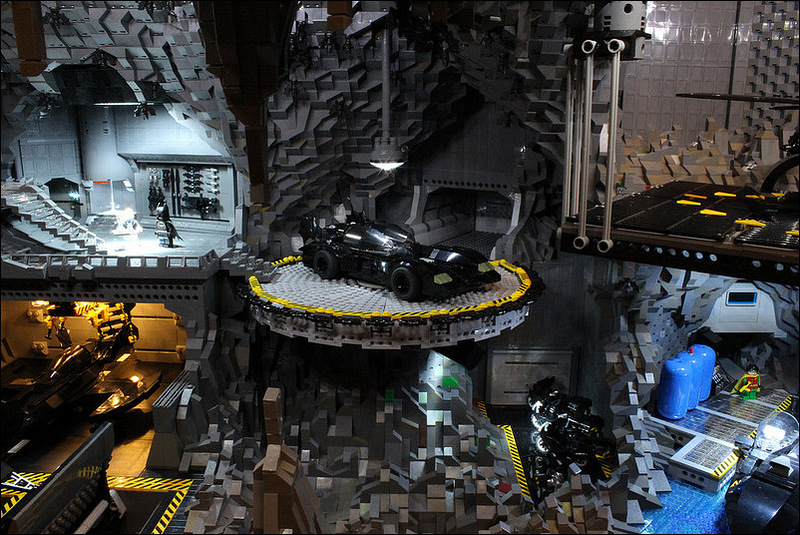 Пещера Бэтмена из конструктора Лего (11 фото)