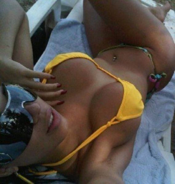  Летние девушки в бикини (53 фото)