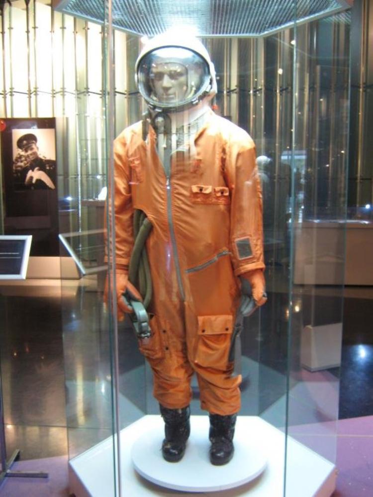 Какого цвета был скафандр юрия. Скафандр Гагарина в музее космонавтики. Скафандр ск1 Юрия Гагарина. Скафандр Космонавта СССР Гагарина.