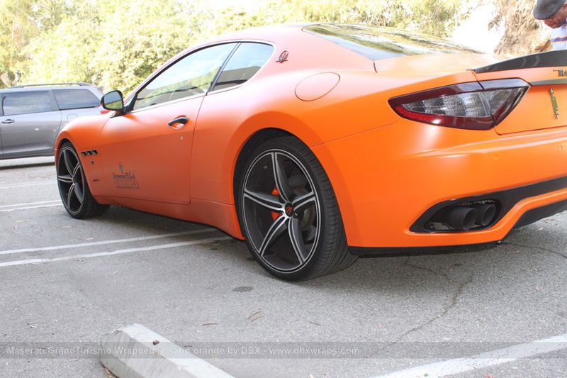 Maserati GranTurismo S затянули в оранжевую пленку в DBX (28 фото+видео)